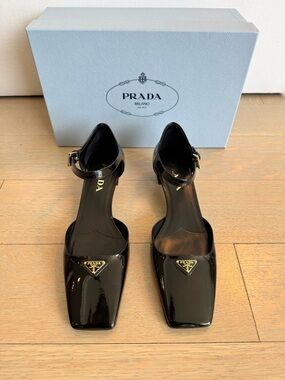 Prada Black Patent Leather Pumps - NEW with box